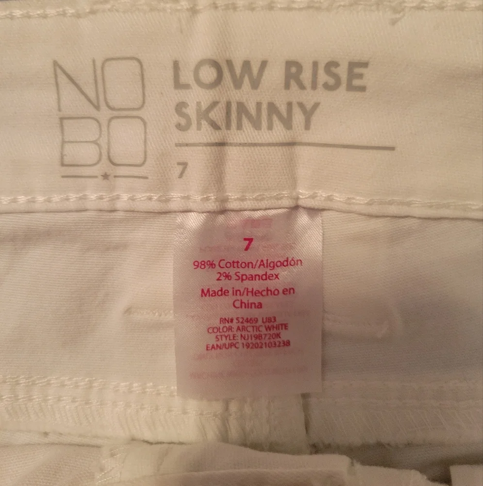 No Boundaruea White Jeans NWT